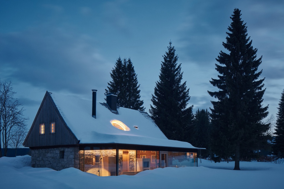 The Glass Cabin by Mjolk architekti
