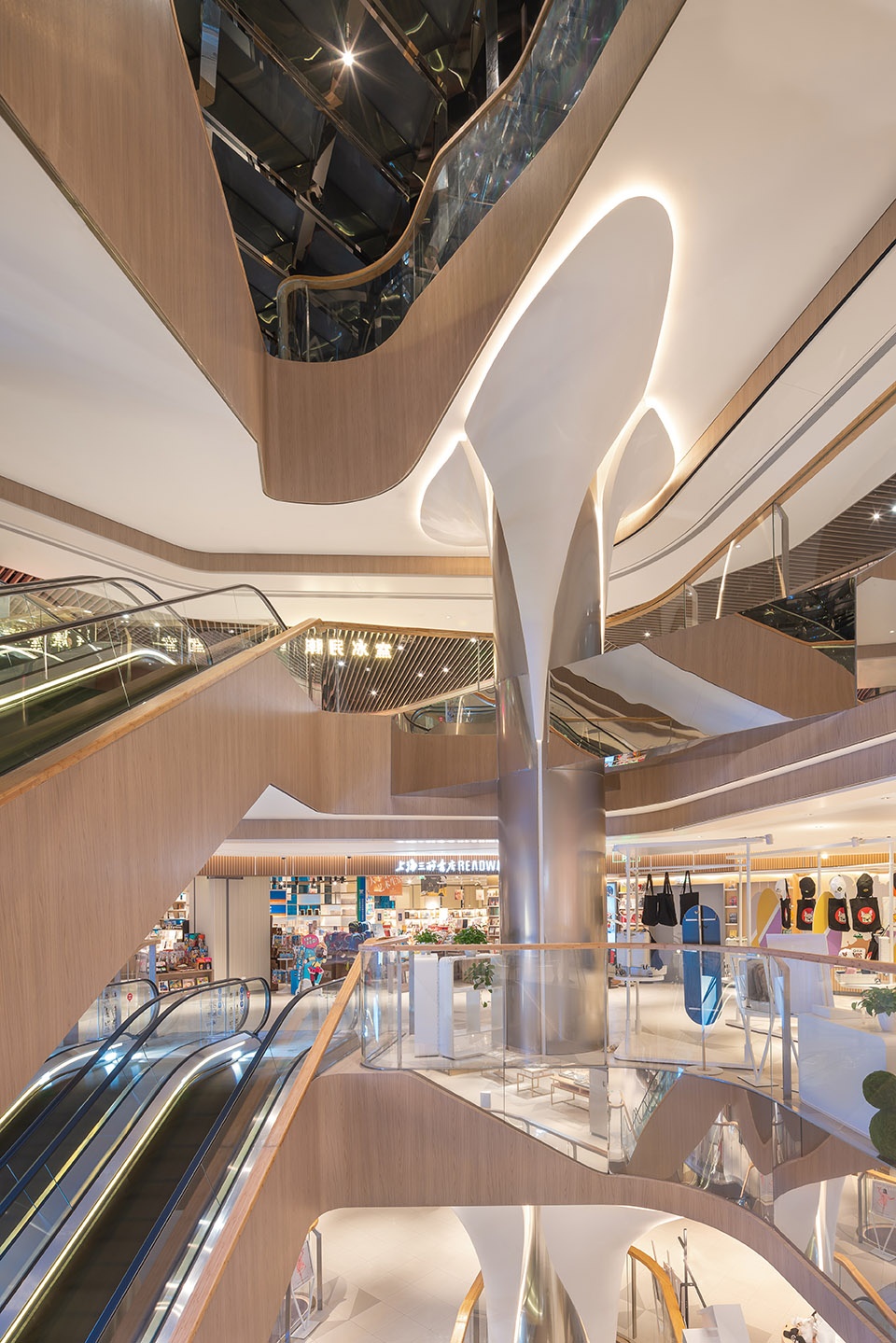 shanghai shui on xintiandi plaza by unstudio