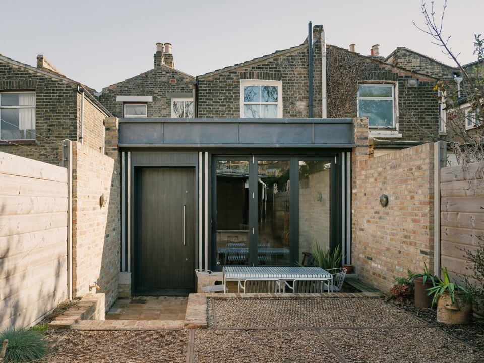 Magpie House by DGN Studio
