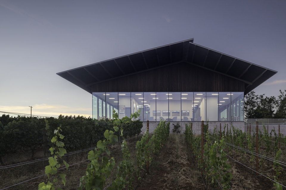Furioso Vineyards by Waechter Architecture