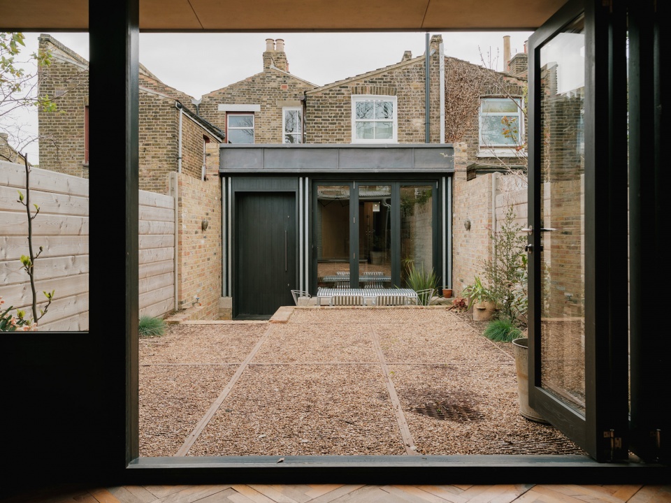 Magpie House by DGN Studio