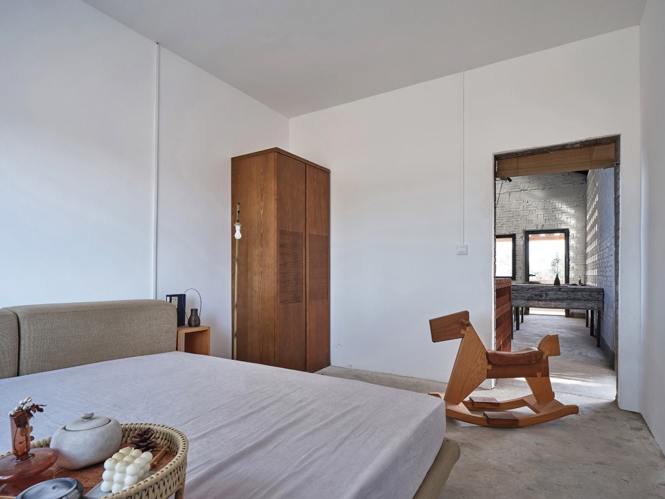 Glass Brick Dwelling in Bayi Village Weinan