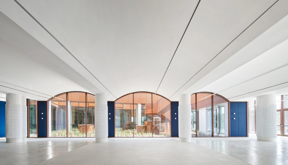 tailor made office by twobo arquitectura