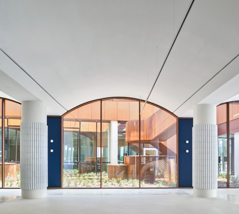 tailor made office by twobo arquitectura