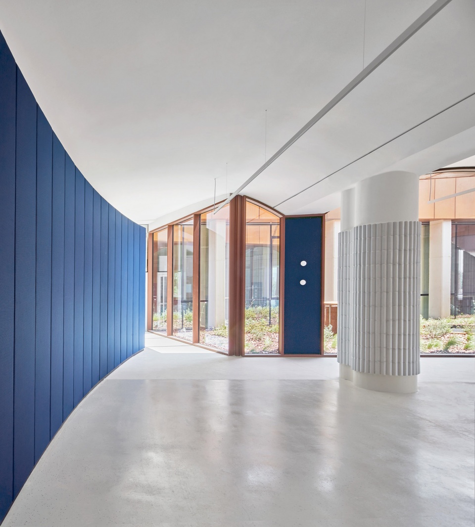 tailor made office by twobo arquitectura
