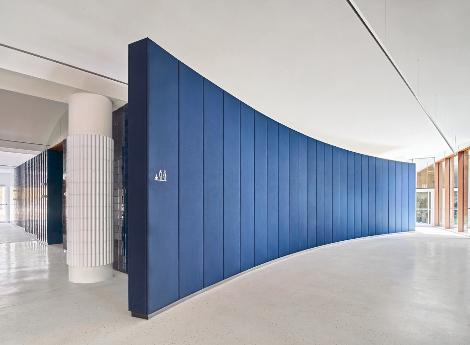 tailor made office by twobo arquitectura