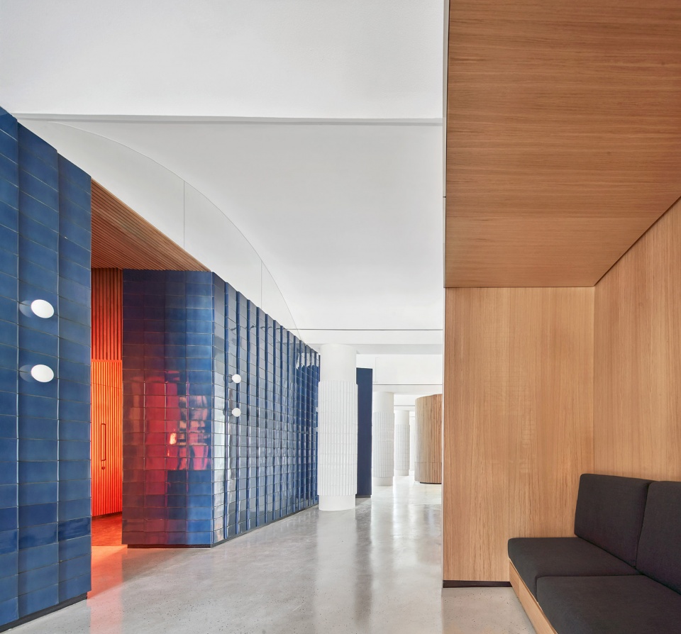 tailor made office by twobo arquitectura