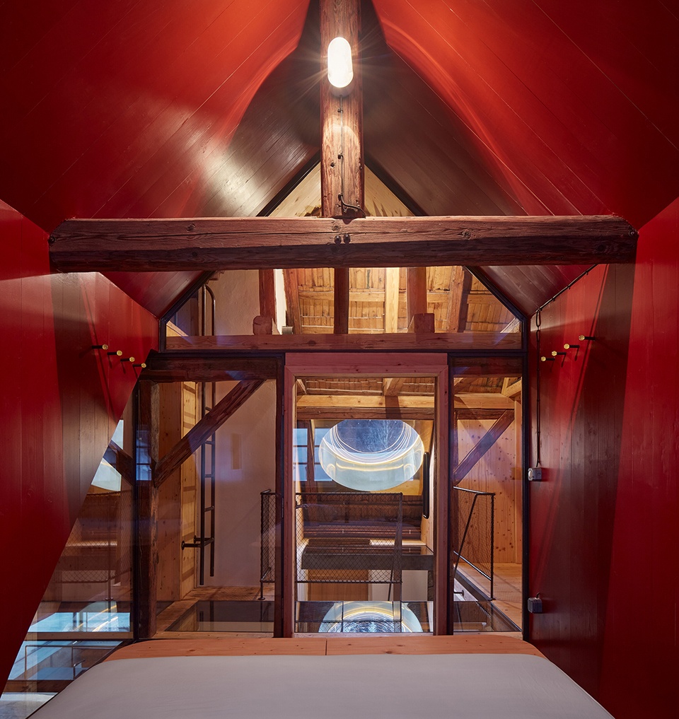 The Glass Cabin by Mjolk architekti