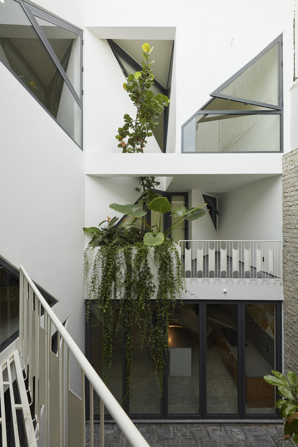 house of triangles by khuon studio