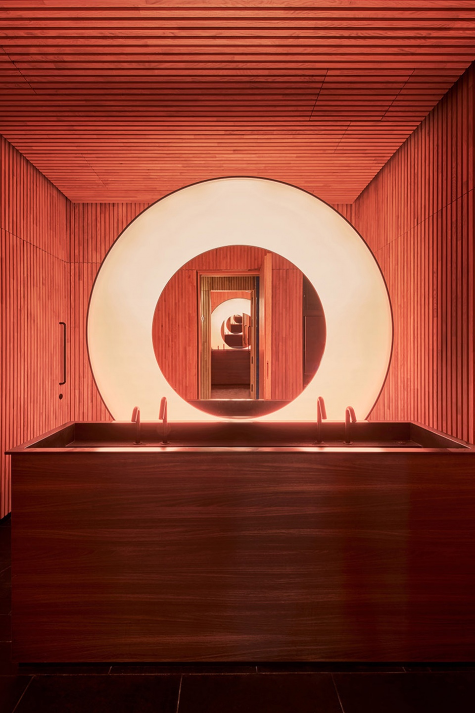tailor made office by twobo arquitectura