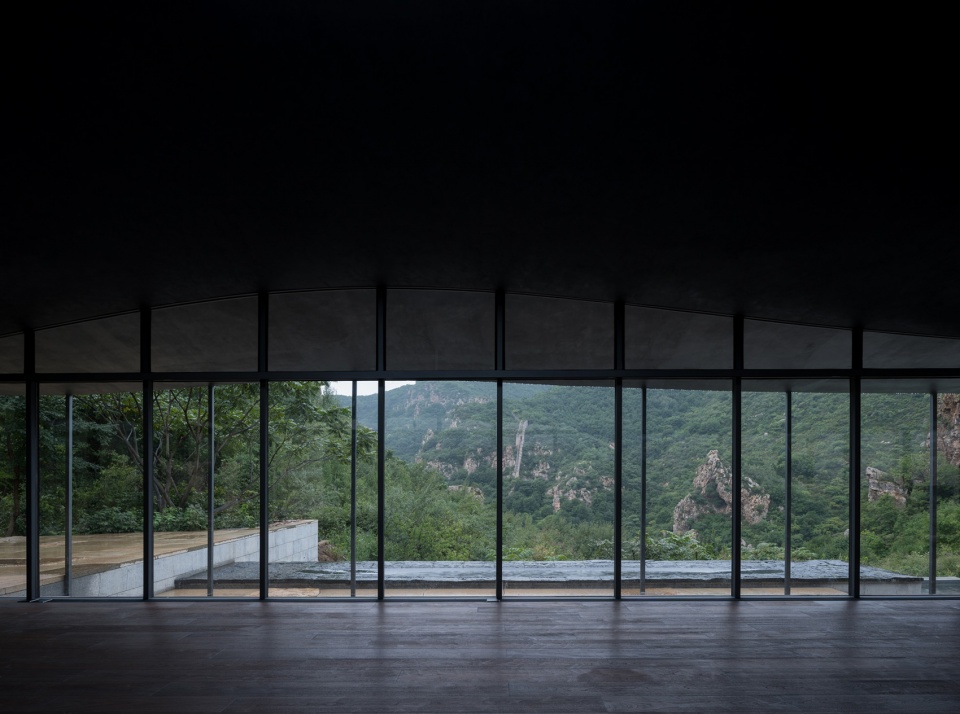 The Upper Cloister in Aranya Golden Mountain Jinshanling by Atelier Deshaus