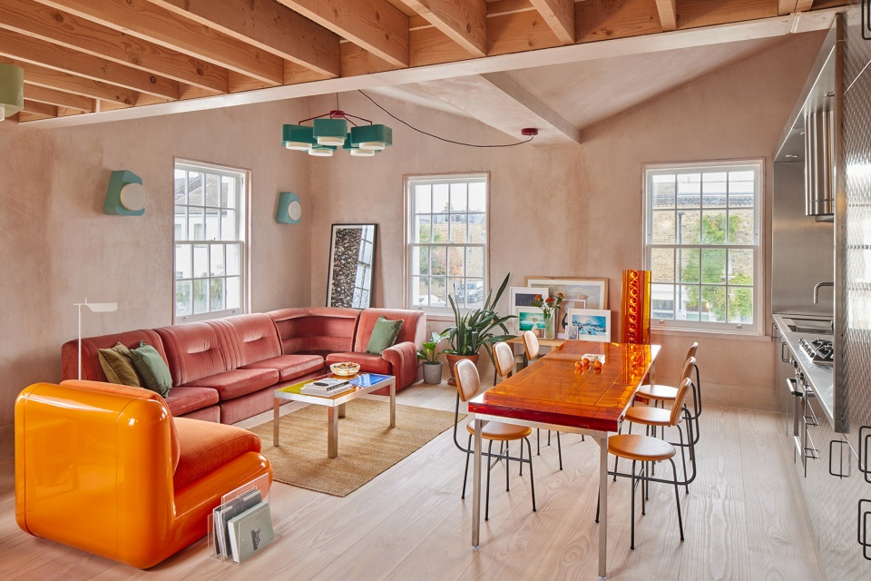Highbury Apartment by Holloway Li