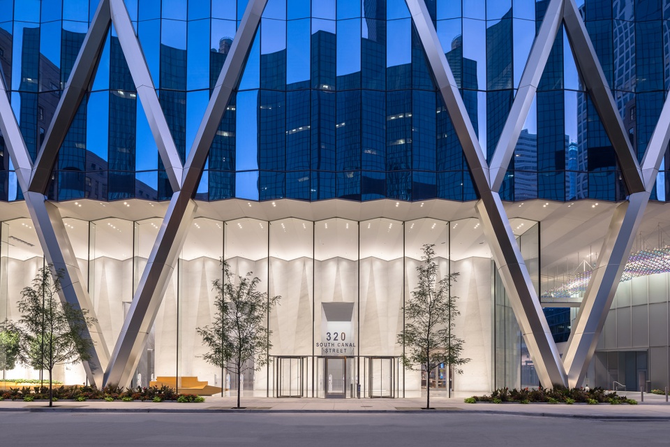 320 South Canal by Goettsch Partners