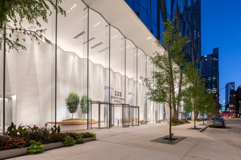 320 South Canal by Goettsch Partners