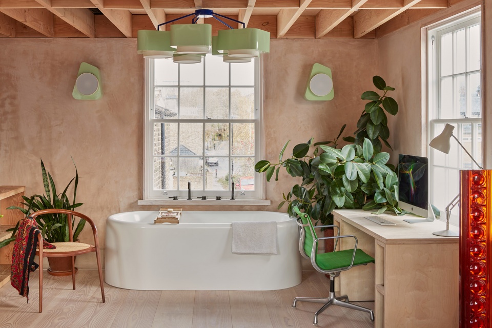 Highbury Apartment by Holloway Li