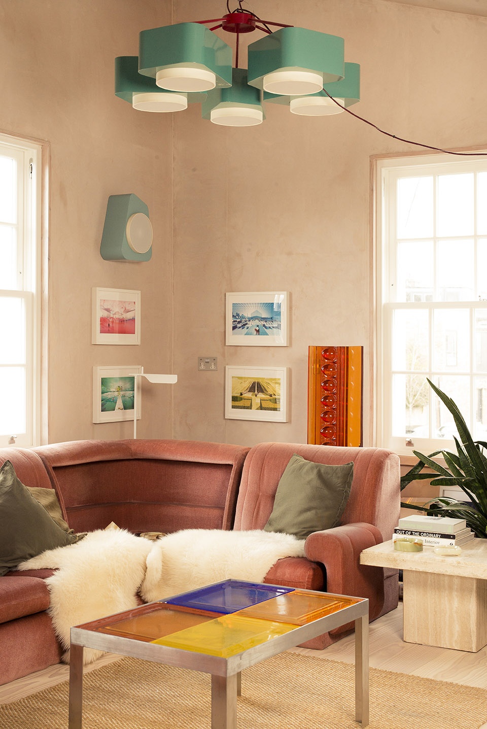 Highbury Apartment by Holloway Li