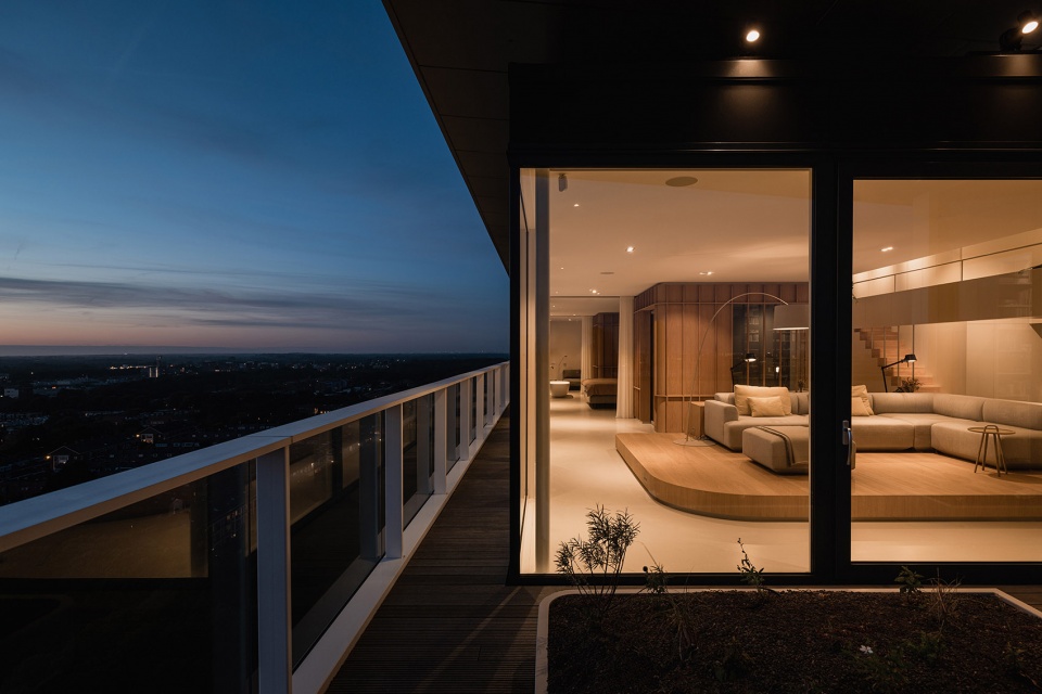 Panorama Penthouse by Bureau Fraai
