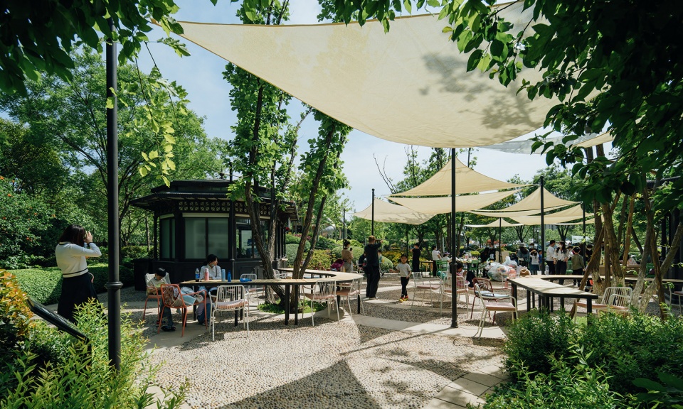 Pulo Ideal Park Market Horizon and Atmosphere Landscape