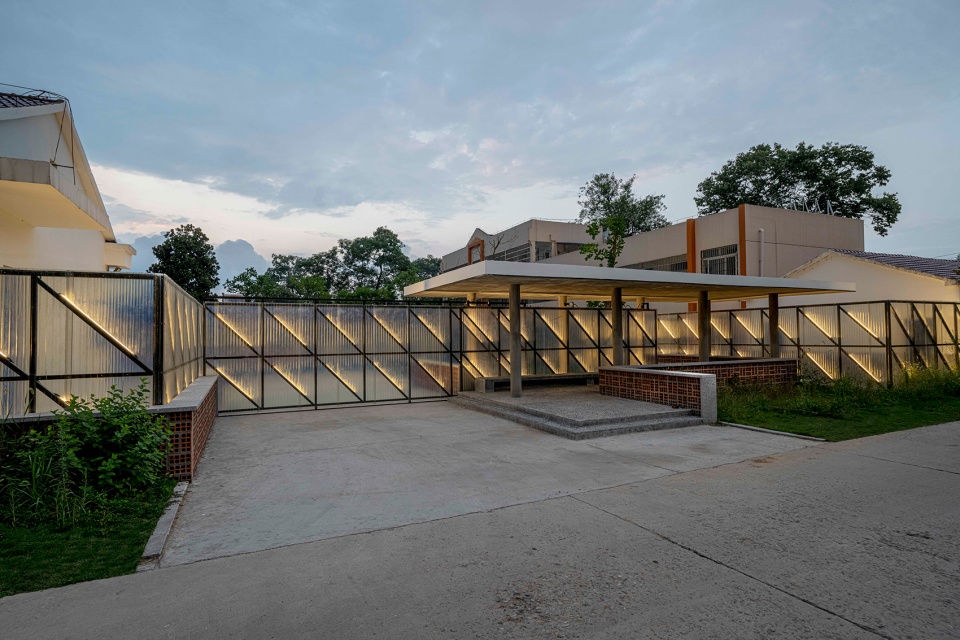 entrance design of rural training center in niujiaochong village by fu yingbin studio