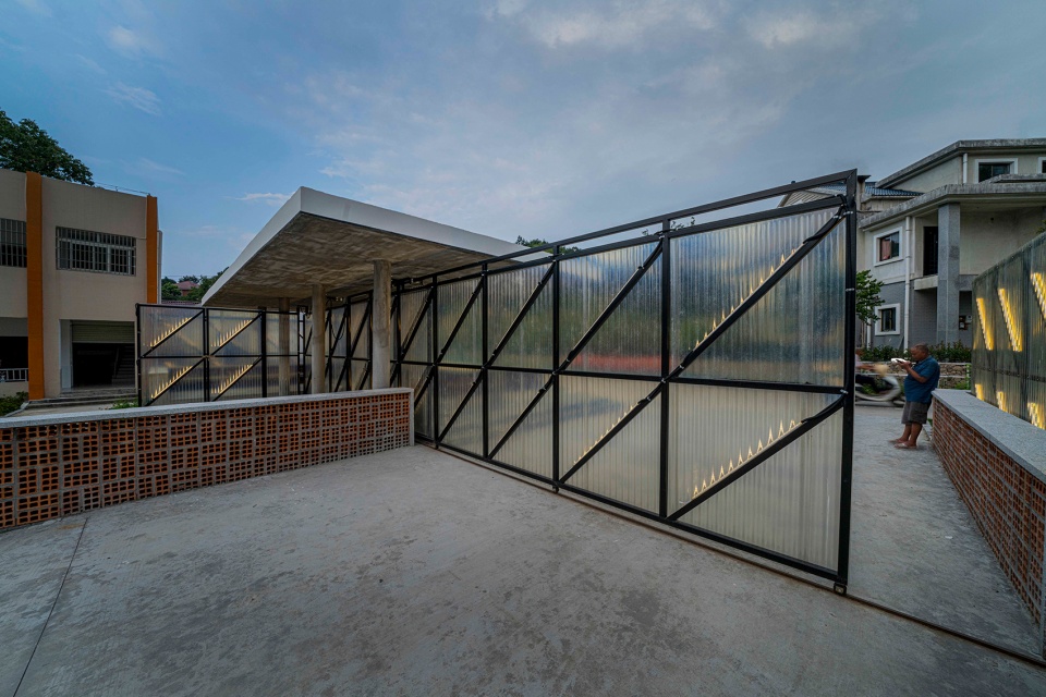 entrance design of rural training center in niujiaochong village by fu yingbin studio