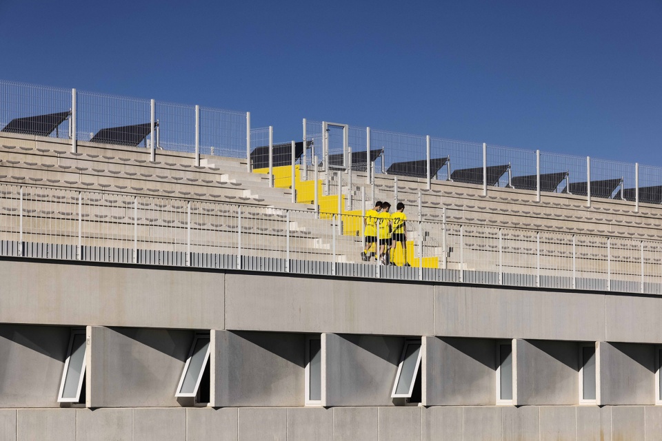 Grandstand Building SUMMARY