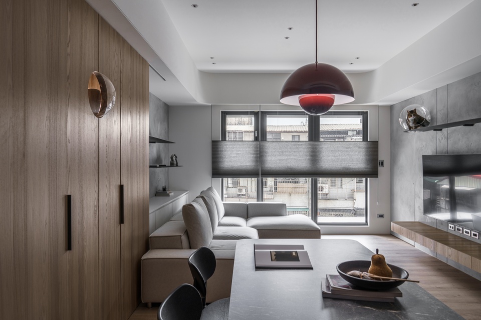 a path amongst cats residence by aoda interiordesign