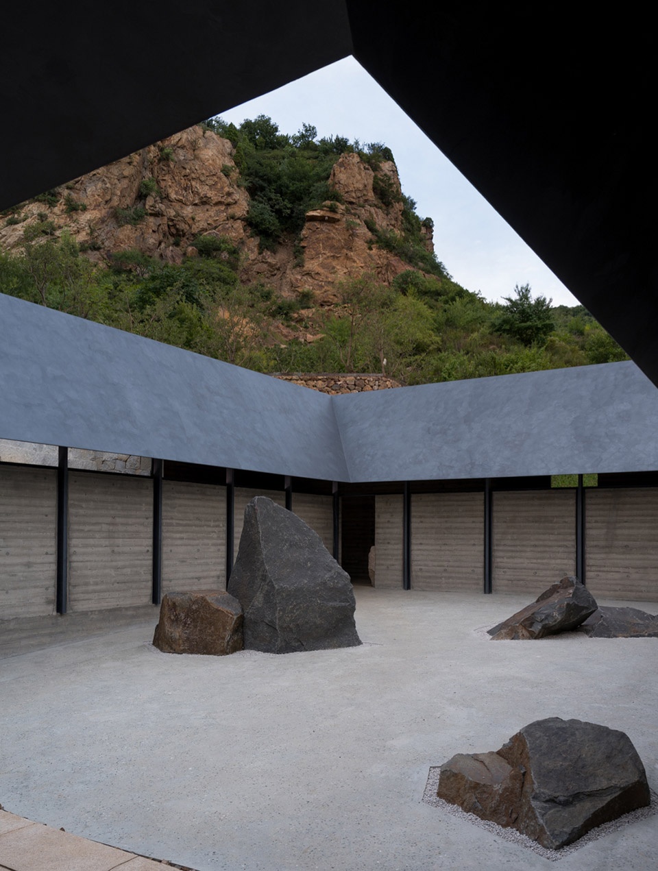 The Upper Cloister in Aranya Golden Mountain Jinshanling by Atelier Deshaus