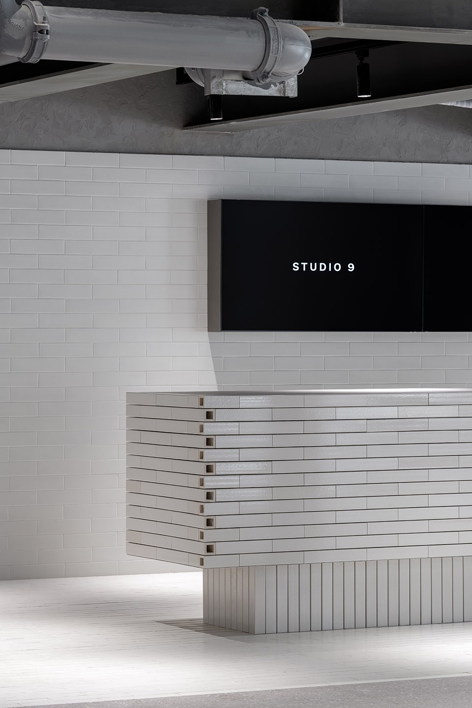 STUDIO 9 AIM