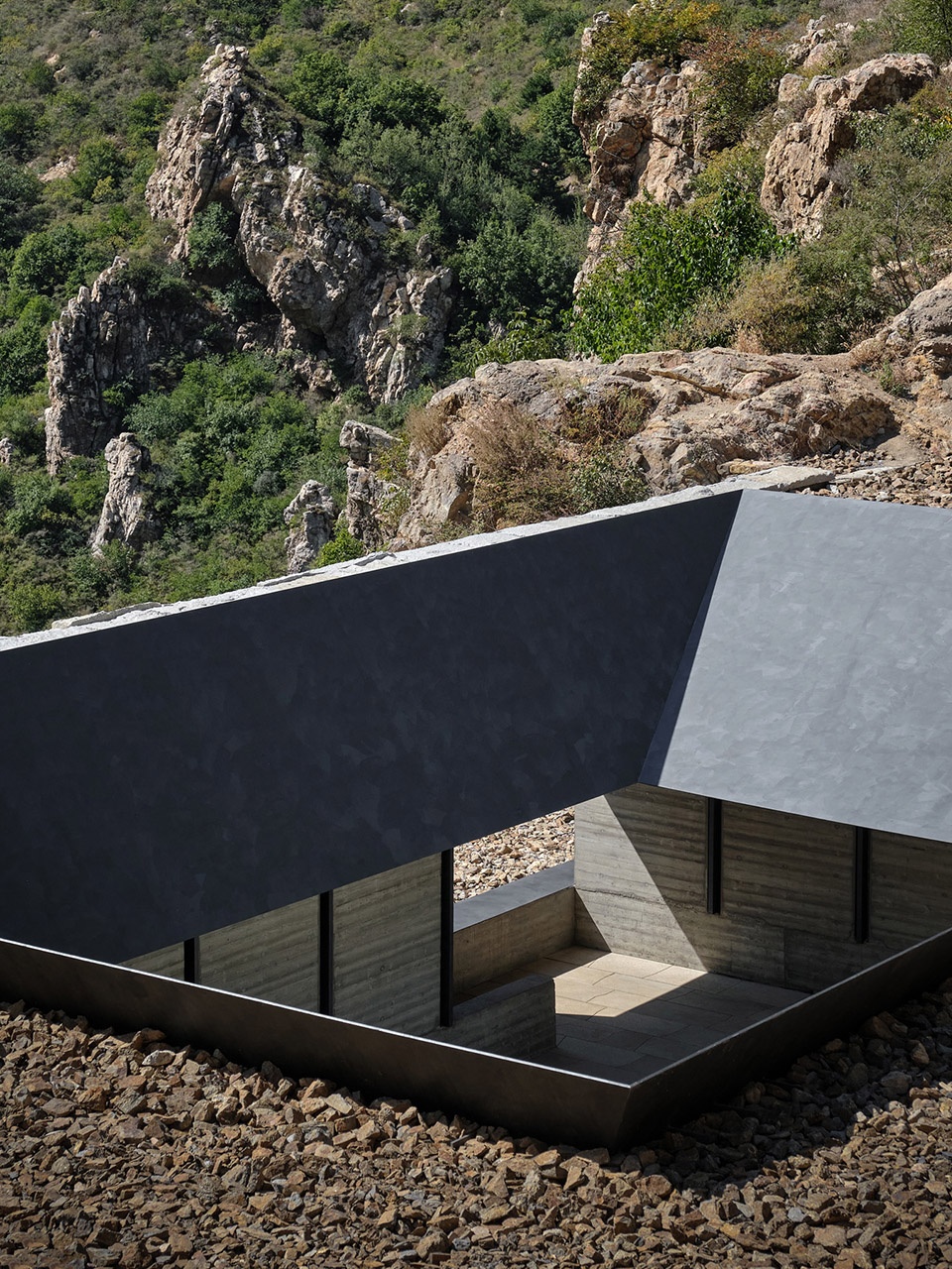 The Upper Cloister in Aranya Golden Mountain Jinshanling by Atelier Deshaus