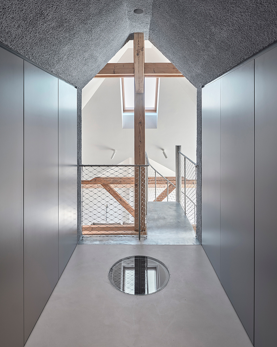 attic reconstruction in gliwice by dyrda fikus architekci