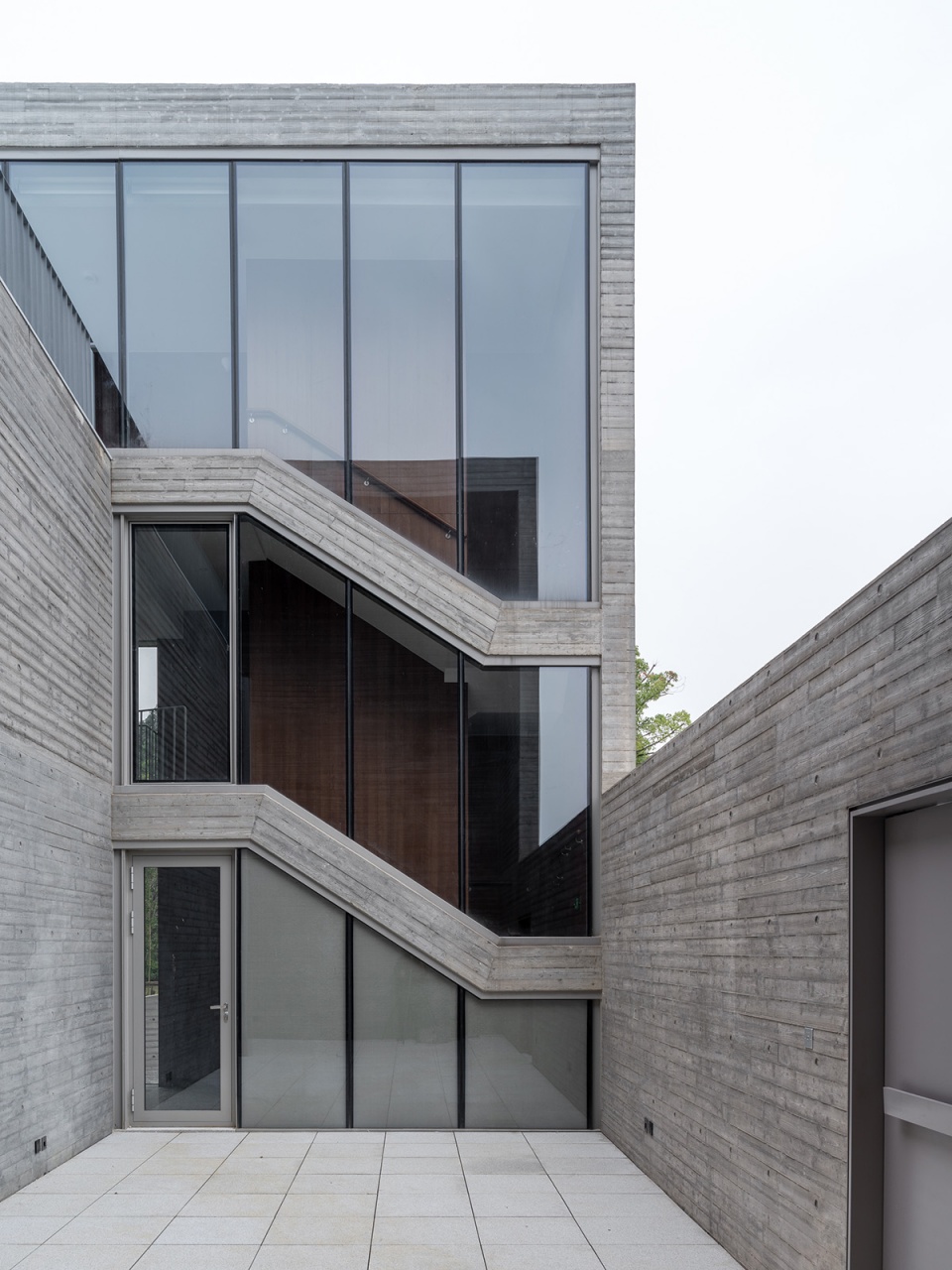 four studio houses by fcjz