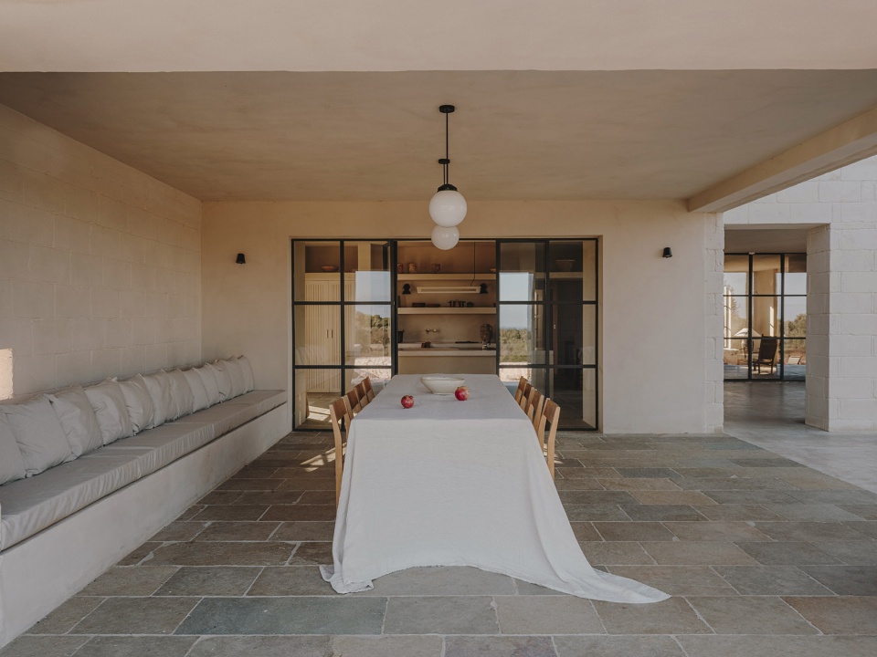 Casa Maiora by Studio Andrew Trotter