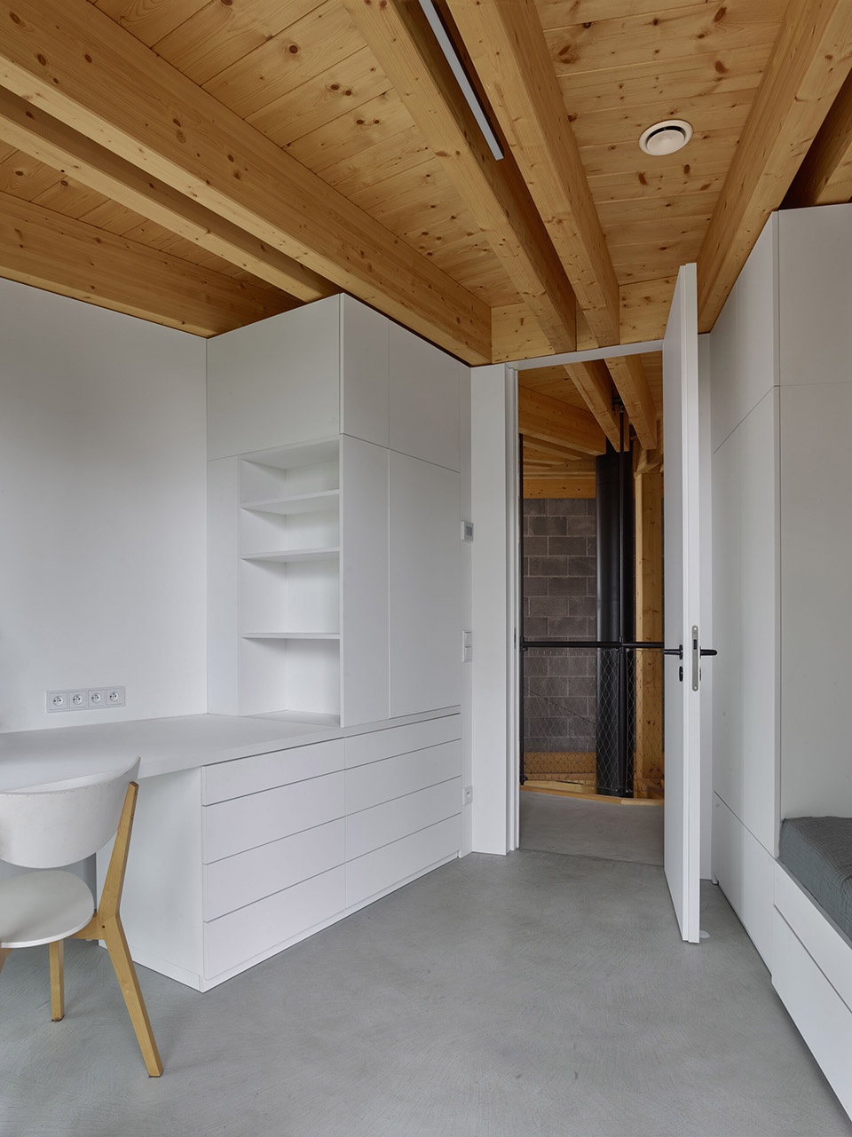 House that opens up to the sun by Stempel Tesar architekti