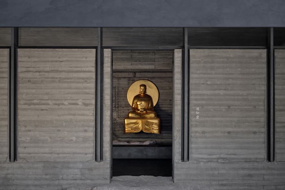 The Upper Cloister in Aranya Golden Mountain Jinshanling by Atelier Deshaus