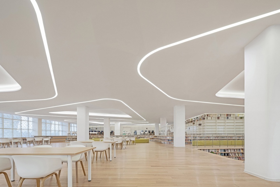 Terrace Library and Cave Museum UDG Very Studio