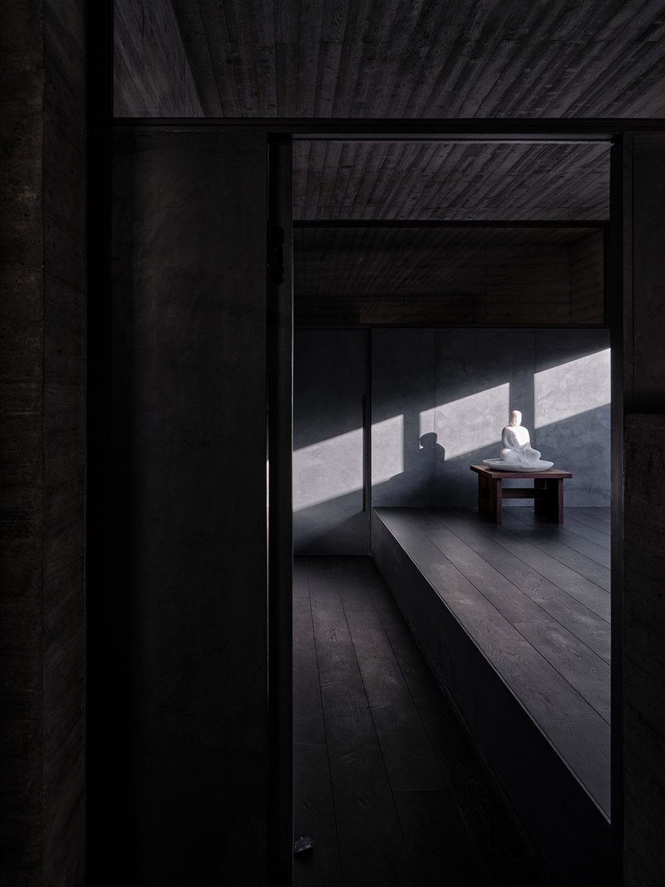 The Upper Cloister in Aranya Golden Mountain Jinshanling by Atelier Deshaus