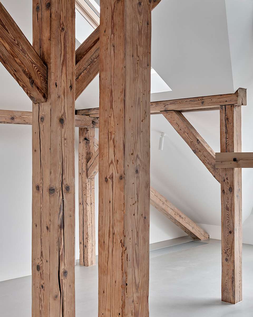 attic reconstruction in gliwice by dyrda fikus architekci