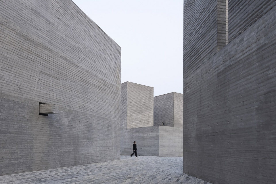 four studio houses by fcjz