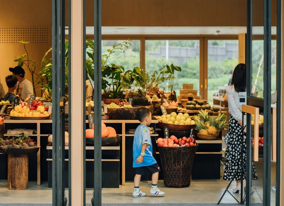 Pulo Ideal Park Market Horizon and Atmosphere Landscape