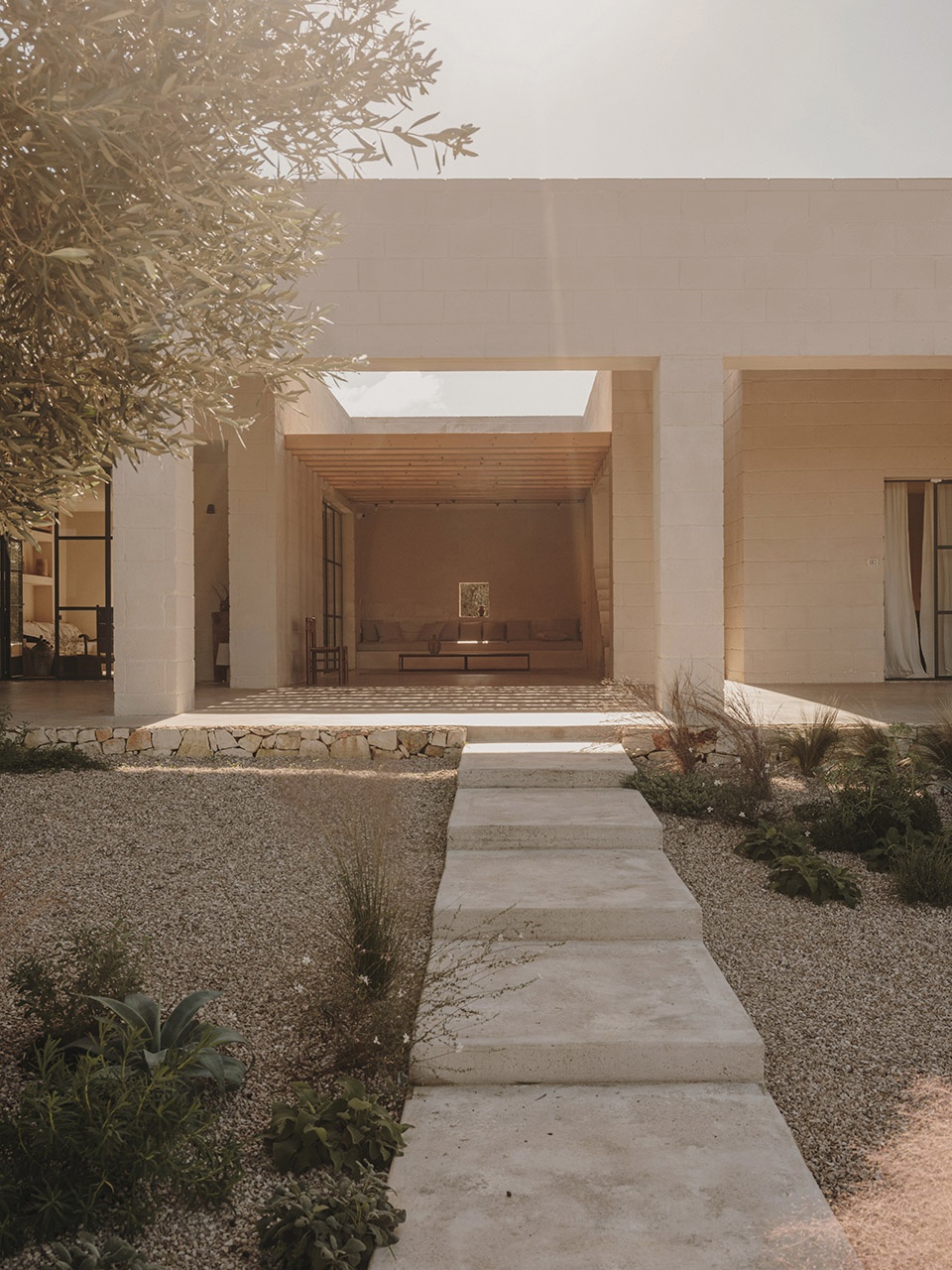 Casa Maiora by Studio Andrew Trotter