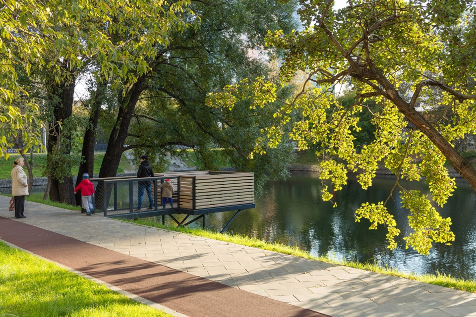 Krasnogvardeisky Ponds by WOWHAUS