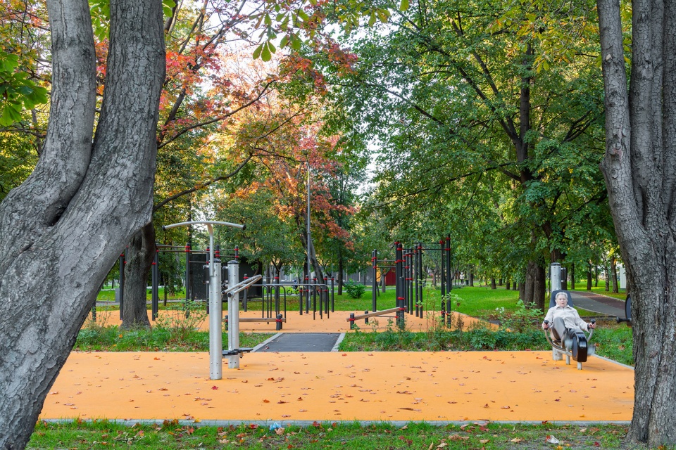 Krasnogvardeisky Ponds by WOWHAUS