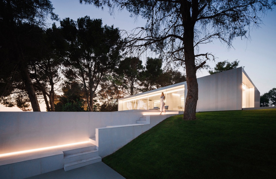 NIU N290 by FRAN SILVESTRE ARQUITECTOS