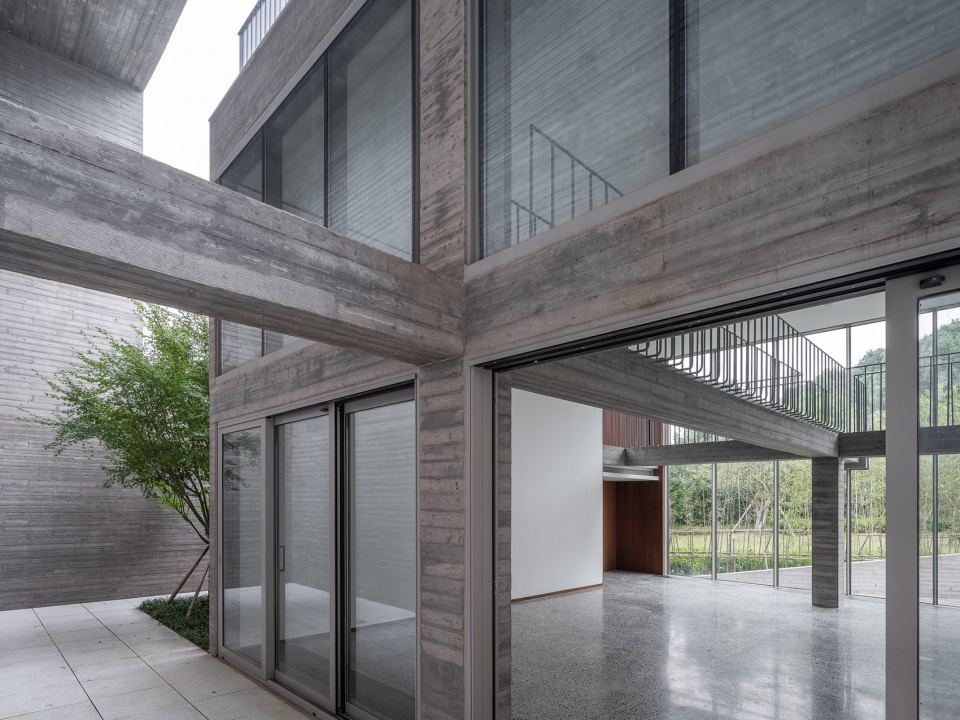 four studio houses by fcjz