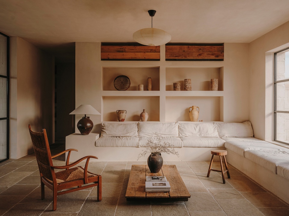 Casa Maiora by Studio Andrew Trotter