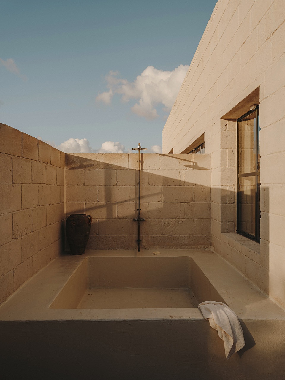 Casa Maiora by Studio Andrew Trotter