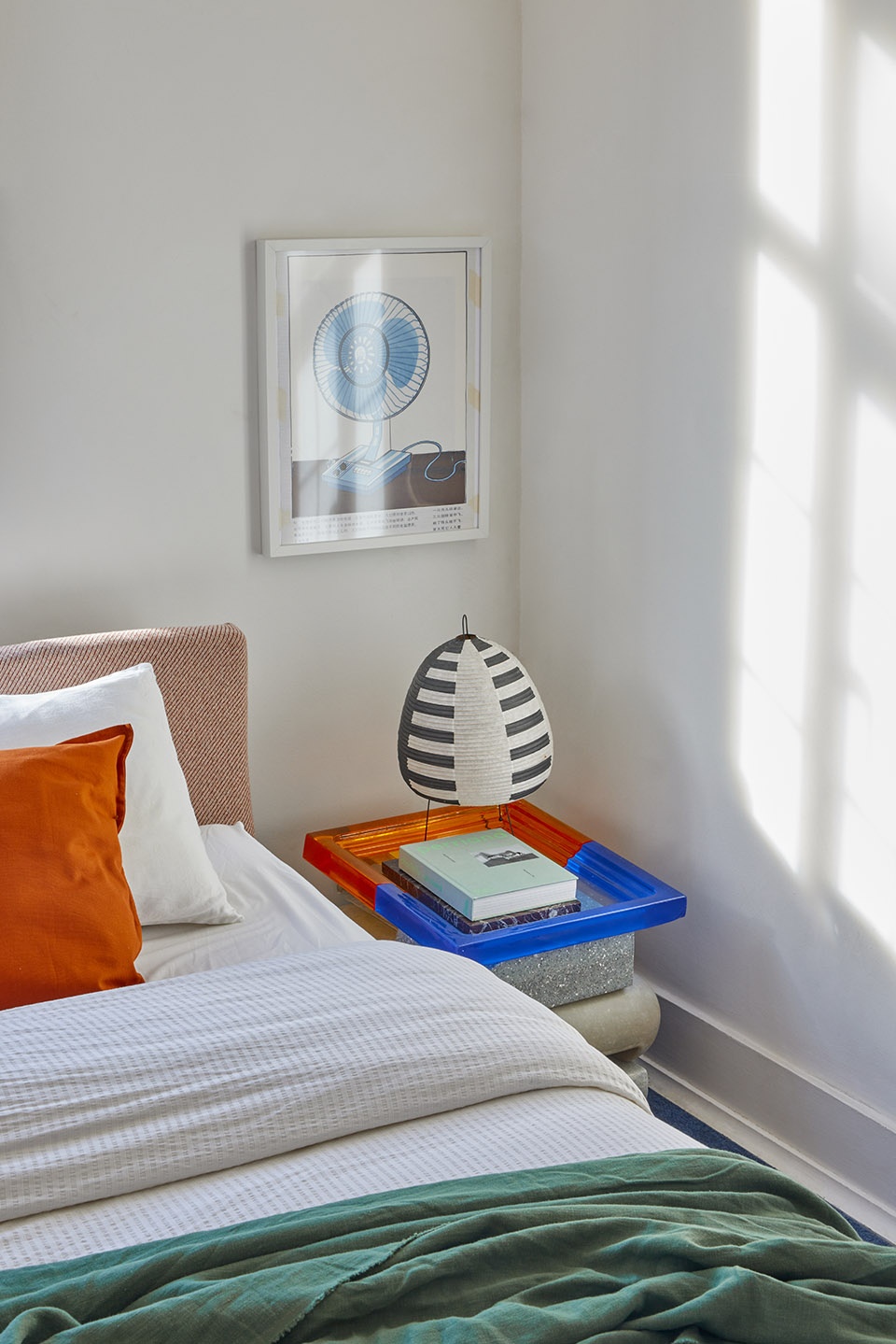 Highbury Apartment by Holloway Li