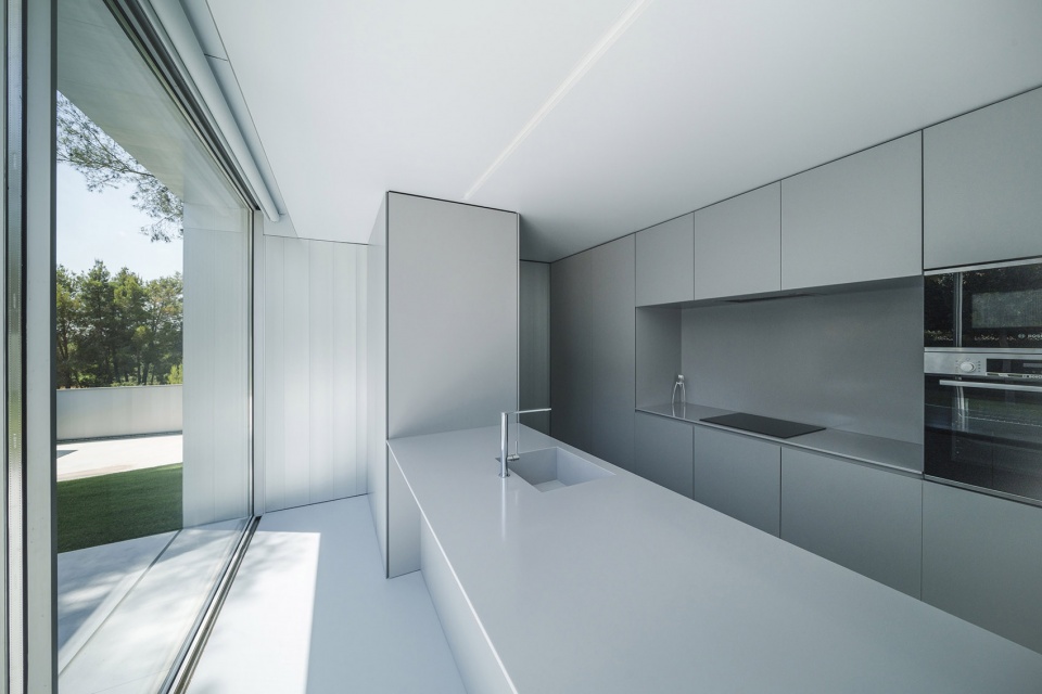 NIU N290 by FRAN SILVESTRE ARQUITECTOS