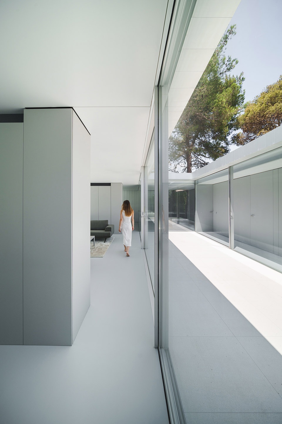 NIU N290 by FRAN SILVESTRE ARQUITECTOS