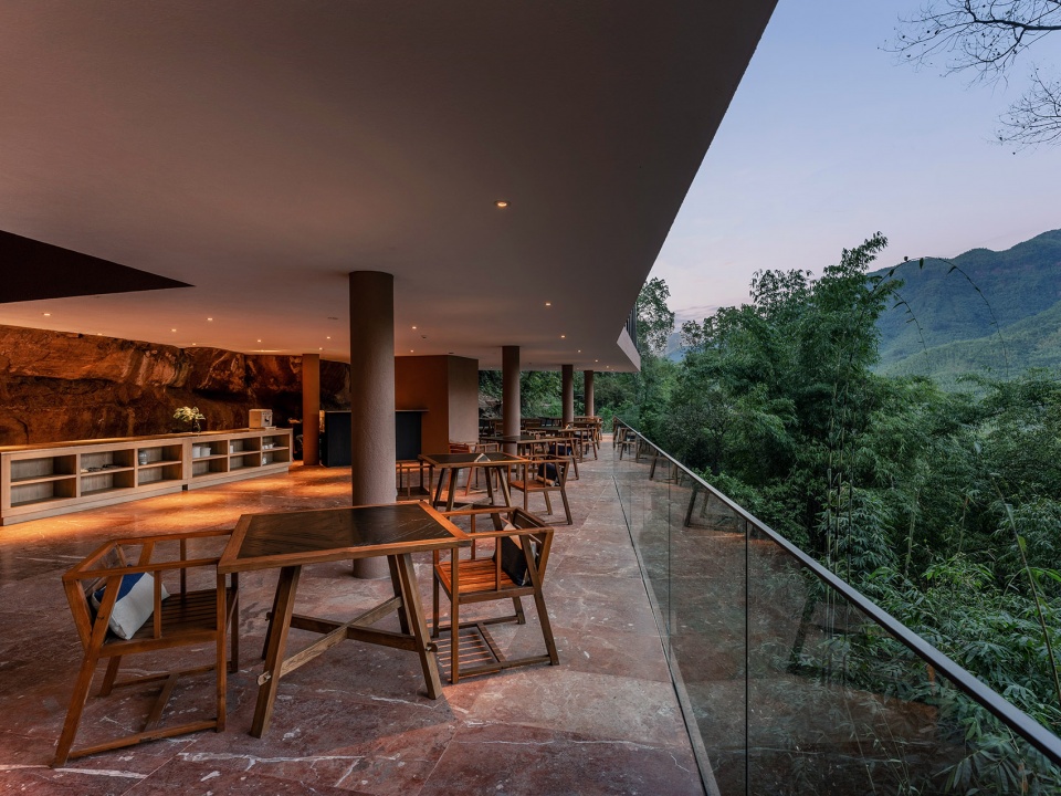 shanlu cave hotel by poetic design office of sp space